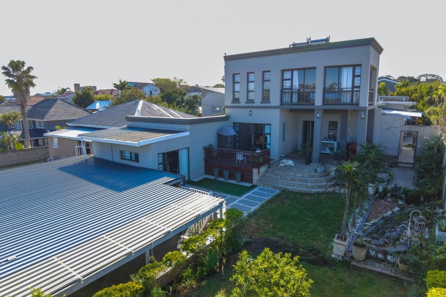 5 Bedroom Property for Sale in Berea Eastern Cape